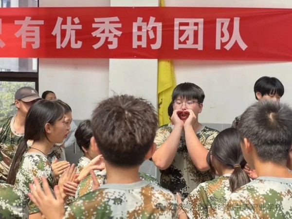 常德时代中等职业学校,新能源汽车,高铁乘务,运动训练,工业机器人就业方向招生 常德时代中等职业学校,新能源汽车,高铁乘务,运动训练,工业机器人就业方向招生
