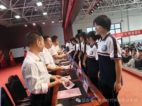 常德时代中等职业学校,新能源汽车,高铁乘务,运动训练,工业机器人就业方向招生 常德时代中等职业学校,新能源汽车,高铁乘务,运动训练,工业机器人就业方向招生