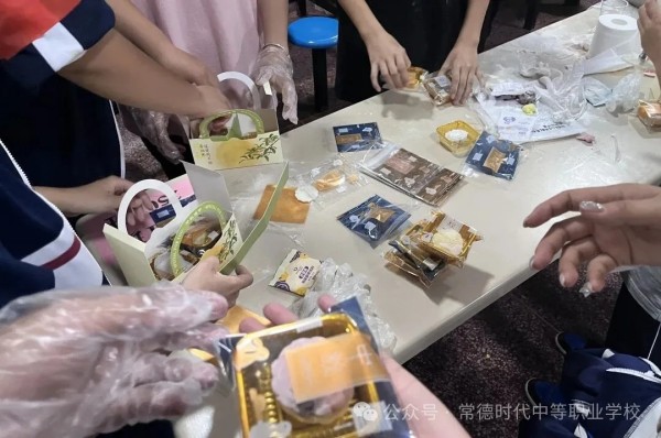 常德时代中等职业学校,新能源汽车,高铁乘务,运动训练,工业机器人就业方向招生 常德时代中等职业学校,新能源汽车,高铁乘务,运动训练,工业机器人就业方向招生