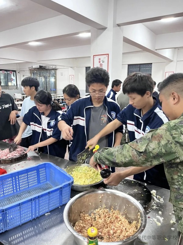 常德时代中等职业学校,新能源汽车,高铁乘务,运动训练,工业机器人就业方向招生 常德时代中等职业学校,新能源汽车,高铁乘务,运动训练,工业机器人就业方向招生