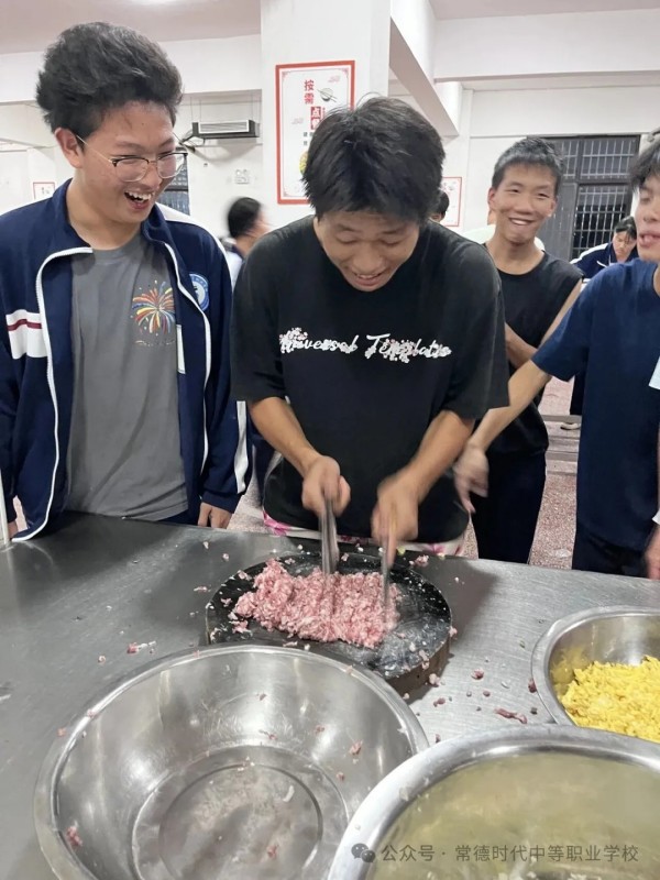常德时代中等职业学校,新能源汽车,高铁乘务,运动训练,工业机器人就业方向招生 常德时代中等职业学校,新能源汽车,高铁乘务,运动训练,工业机器人就业方向招生
