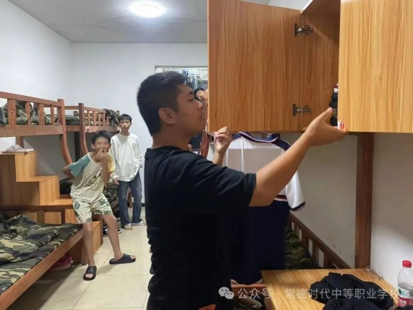 常德时代中等职业学校,新能源汽车,高铁乘务,运动训练,工业机器人就业方向招生 常德时代中等职业学校,新能源汽车,高铁乘务,运动训练,工业机器人就业方向招生